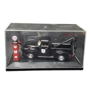 Road Champs Mobilgas Black 1956 Ford F-100 Mobile Gas Tow DieCast Cased Car